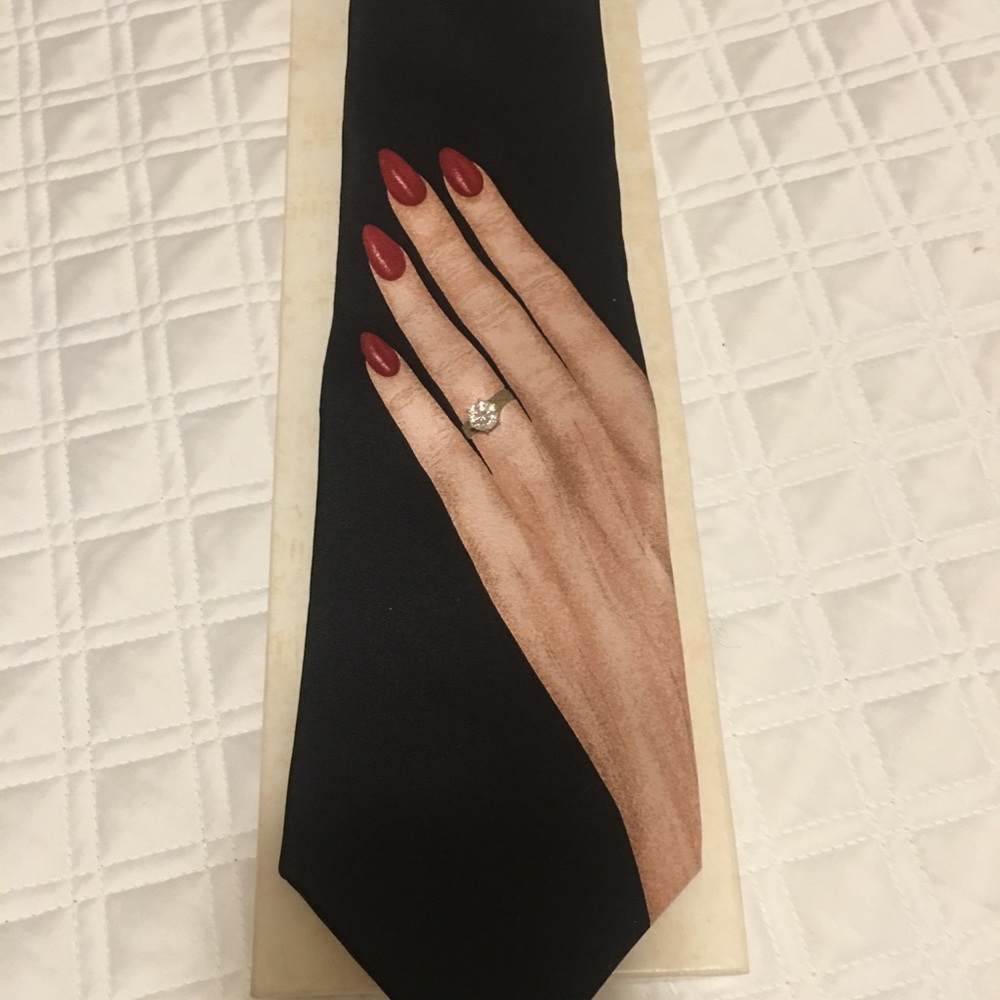 DIAMOND GIRL TIE